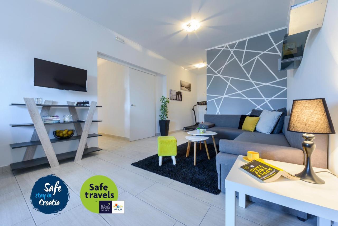 Apartments Anamarija Млини Екстериор снимка