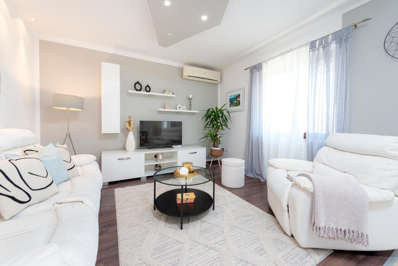 Apartments Anamarija Млини Екстериор снимка
